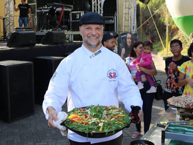 Prefeitura Traz Chefe De Cozinha Para Ensinar Duas Receitas Durante O Festival Prefeitura